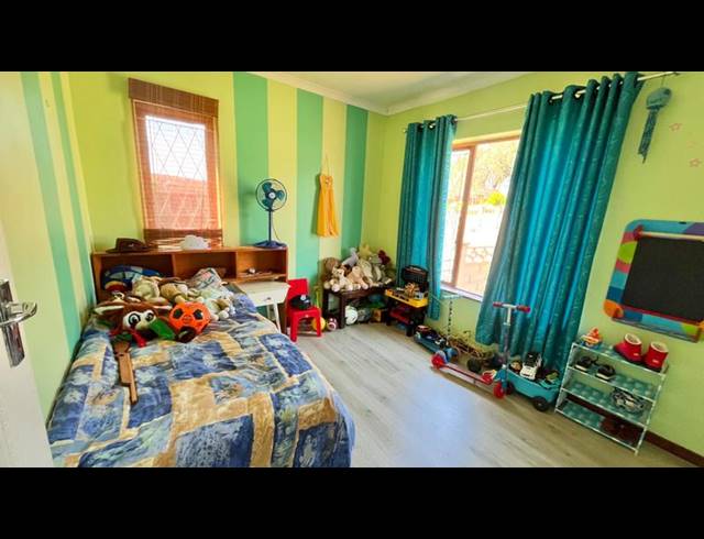 2 BEDROOM TOWNHOUSE FOR SALE IN BISLEY